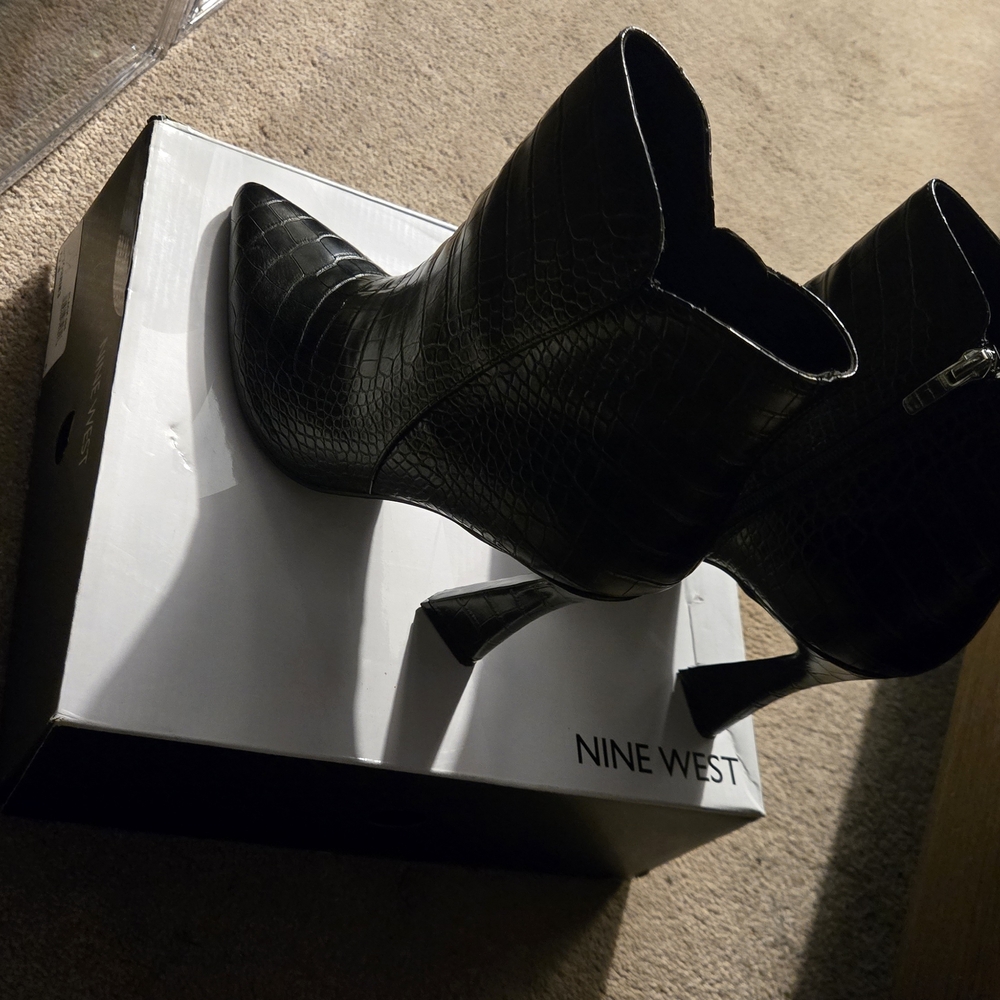 Nine West Black Croc-Embossed Ankle Boots. (Worn Once)